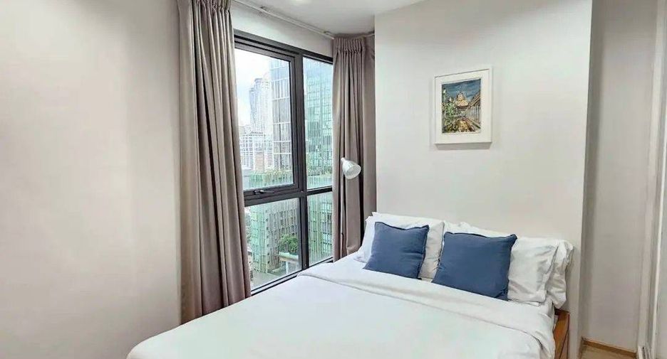 For rent 2 bedrooms condo in Pathum Wan, Bangkok