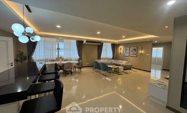 For rent 4 bedrooms condo in Khlong Toei, Bangkok