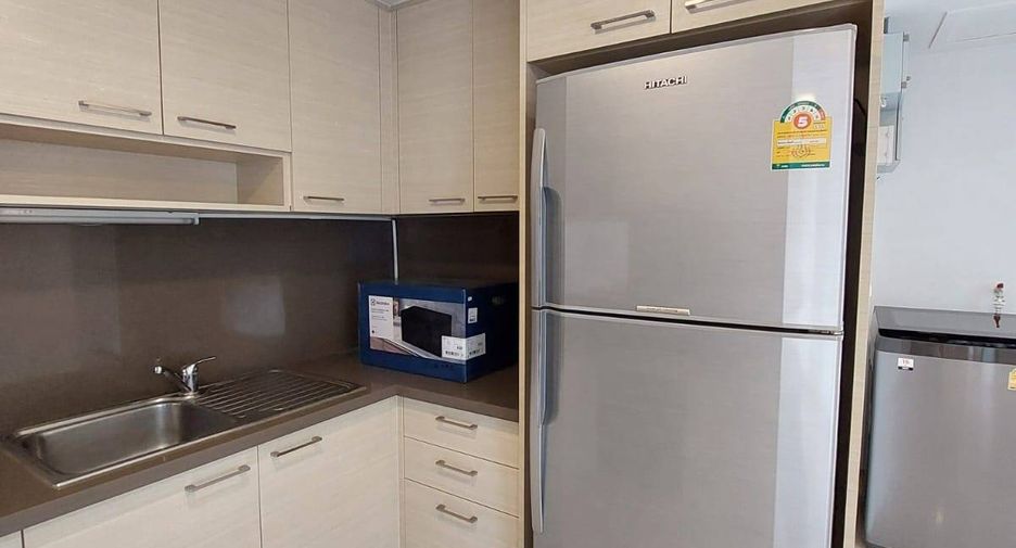 For rent 3 ベッドルーム apartment in Khlong Toei, Bangkok