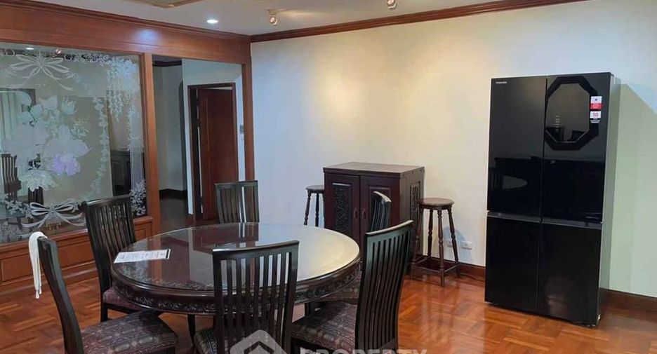 Condo en alquiler de 3 habitaciones en Watthana, Bangkok