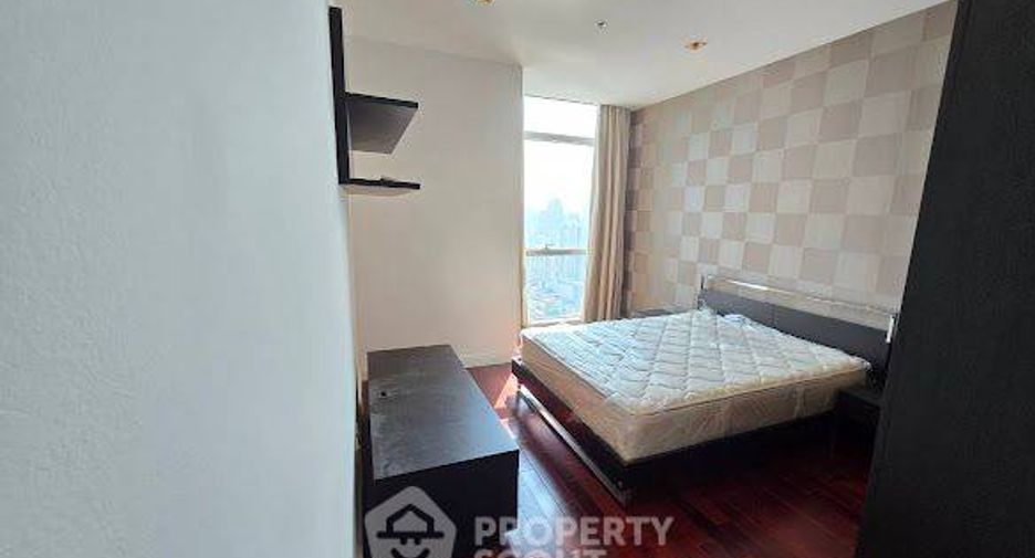 For rent 3 bedrooms condo in Pathum Wan, Bangkok