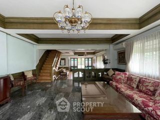 Casa adosada en alquiler de 3 habitaciones en Phra Khanong, Bangkok