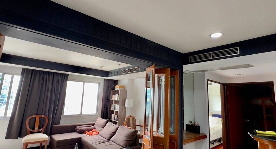 For rent 2 bedrooms condo in Watthana, Bangkok