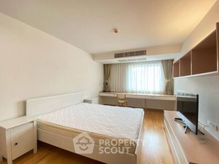 For rent 3 bedrooms condo in Phra Khanong, Bangkok