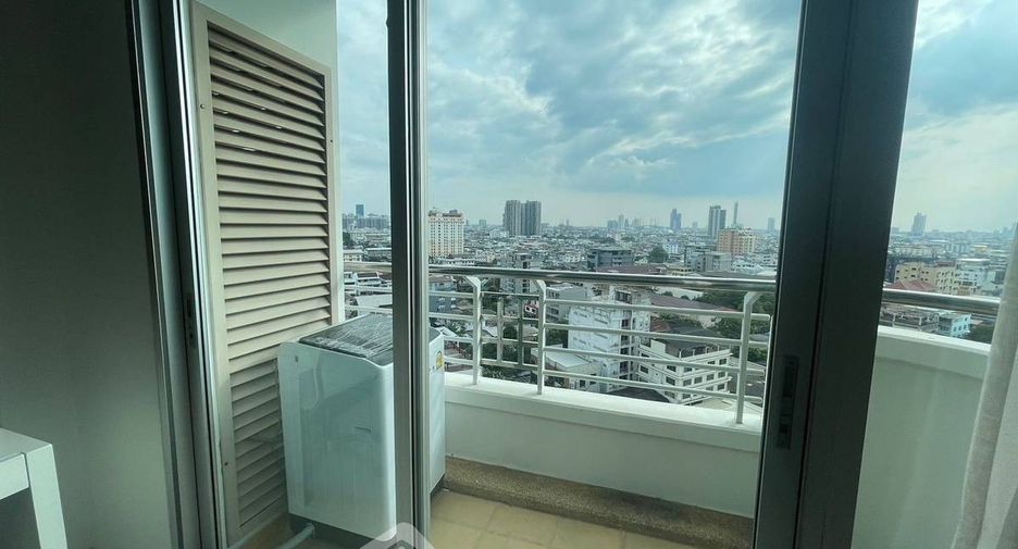 For rent 1 bed condo in Sathon, Bangkok