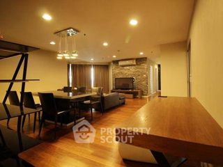 For rent 3 bedrooms condo in Huai Khwang, Bangkok