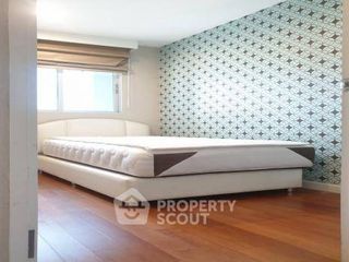 For rent 3 bedrooms condo in Huai Khwang, Bangkok