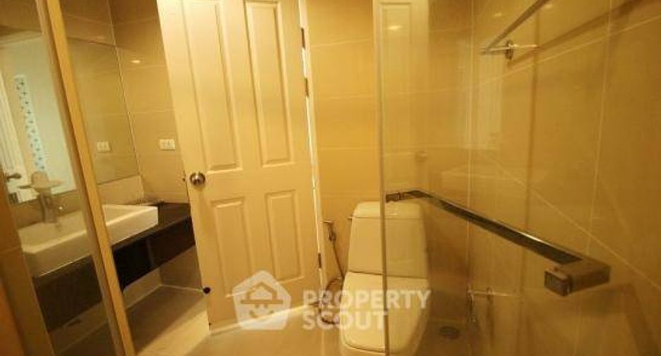 Wohnung zur Miete mit 3 Zimmer in Huai Khwang, Bangkok