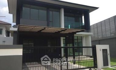 For rent 4 bedrooms house in Bang Kapi, Bangkok