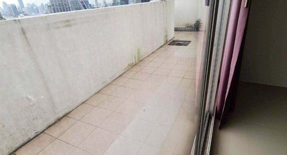 For rent 1 bed condo in Khlong Toei, Bangkok