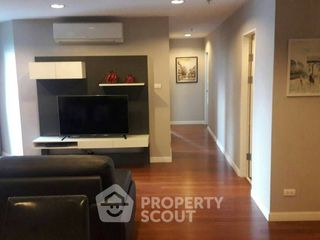 For rent 3 bedrooms condo in Huai Khwang, Bangkok