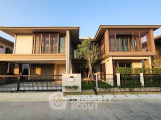 For rent 4 bedrooms house in Bang Kapi, Bangkok
