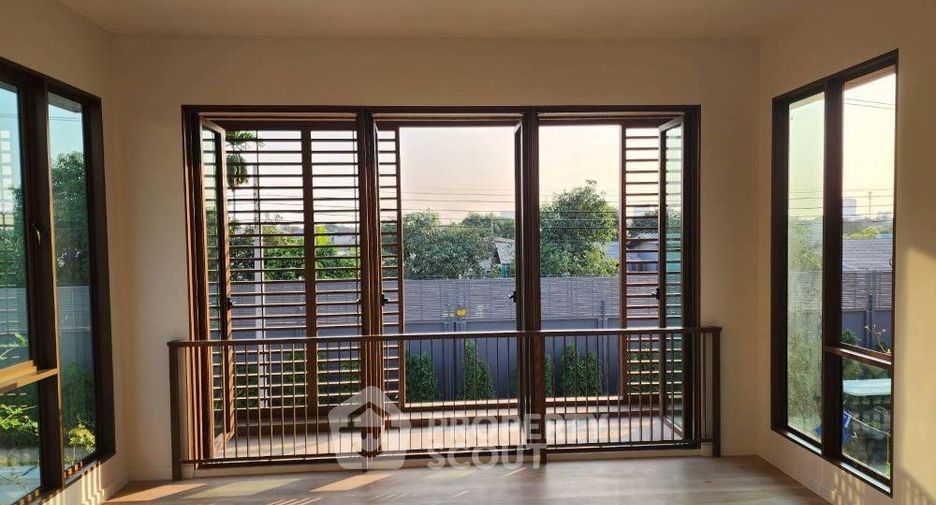 For rent 4 ベッドルーム house in Bang Kapi, Bangkok