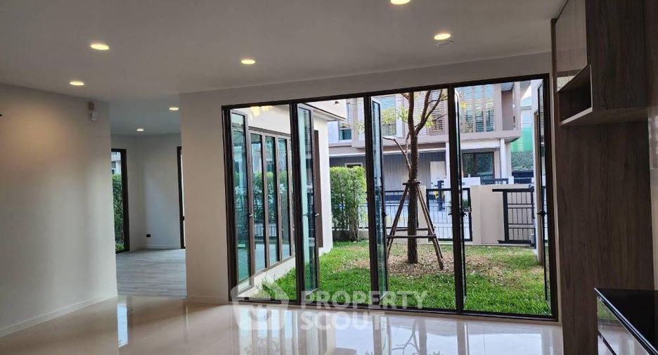 For rent 4 ベッドルーム house in Bang Kapi, Bangkok