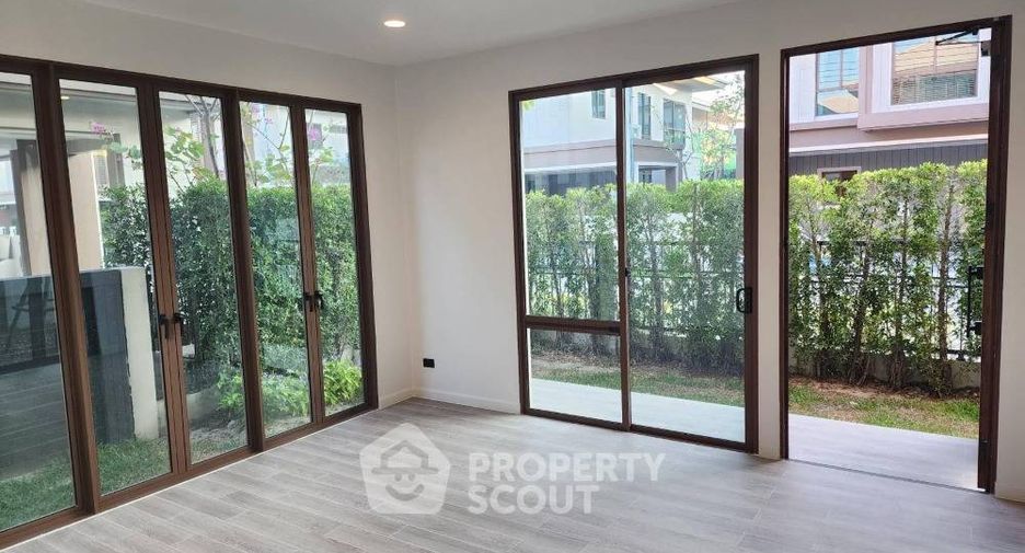 For rent 4 ベッドルーム house in Bang Kapi, Bangkok