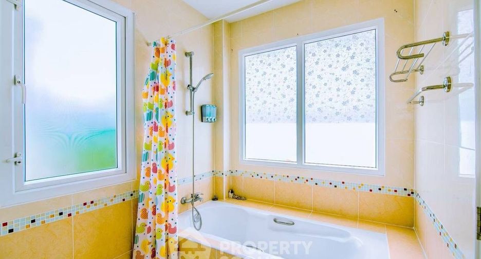 For rent 4 bedrooms villa in Jomtien, Pattaya