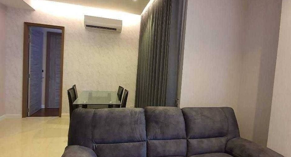 For rent 2 bedrooms condo in Phra Khanong, Bangkok