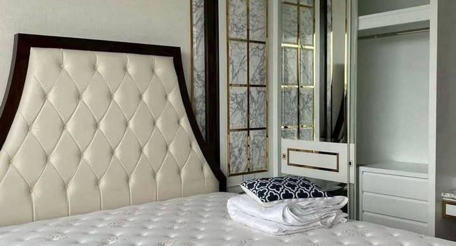 For rent 5 bedrooms condo in Watthana, Bangkok