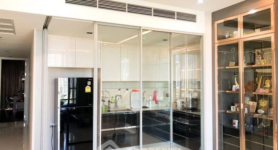 For rent 2 bedrooms condo in Sathon, Bangkok