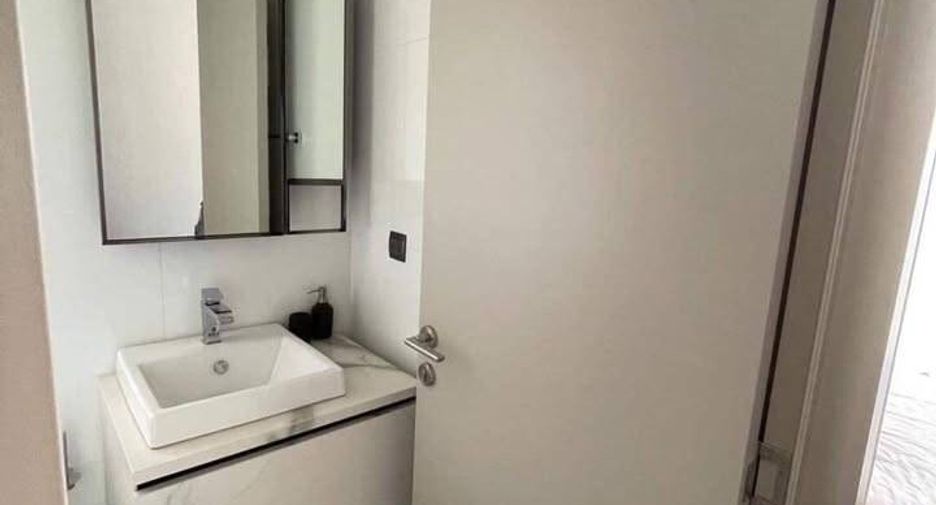For rent 1 bed condo in Phra Khanong, Bangkok