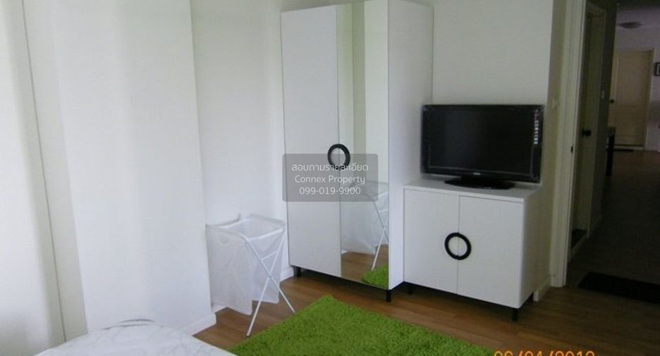 For rent 3 bedrooms condo in Yan Nawa, Bangkok