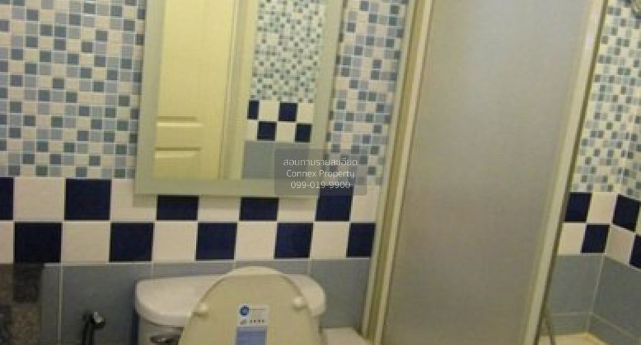 For rent 3 bedrooms condo in Yan Nawa, Bangkok