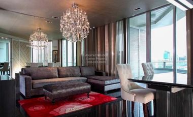 For rent 2 bedrooms condo in Bang Rak, Bangkok