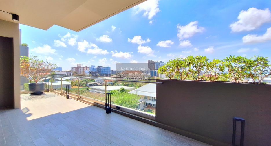 For rent 3 bedrooms condo in Mueang Samut Prakan, Samut Prakan