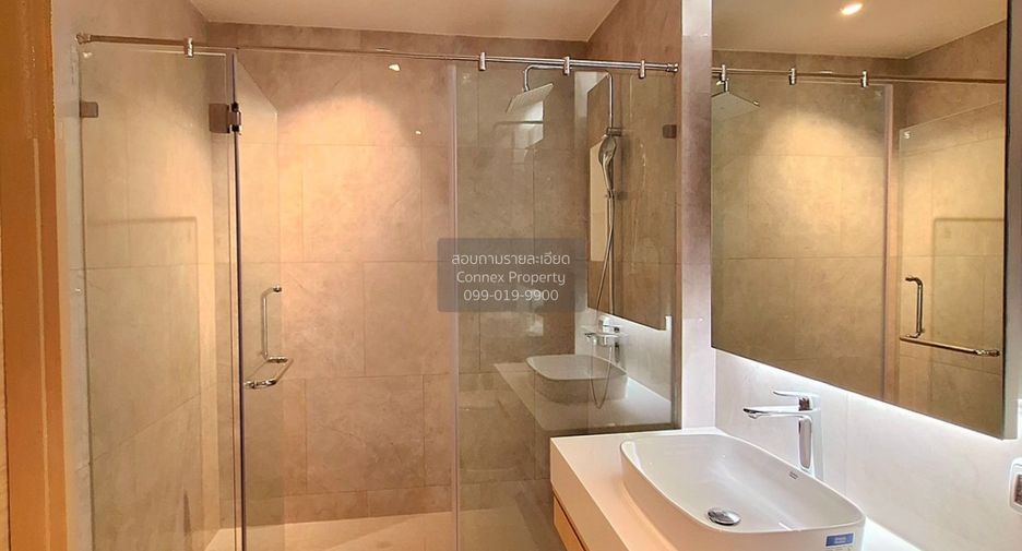 For rent 3 bedrooms condo in Mueang Samut Prakan, Samut Prakan