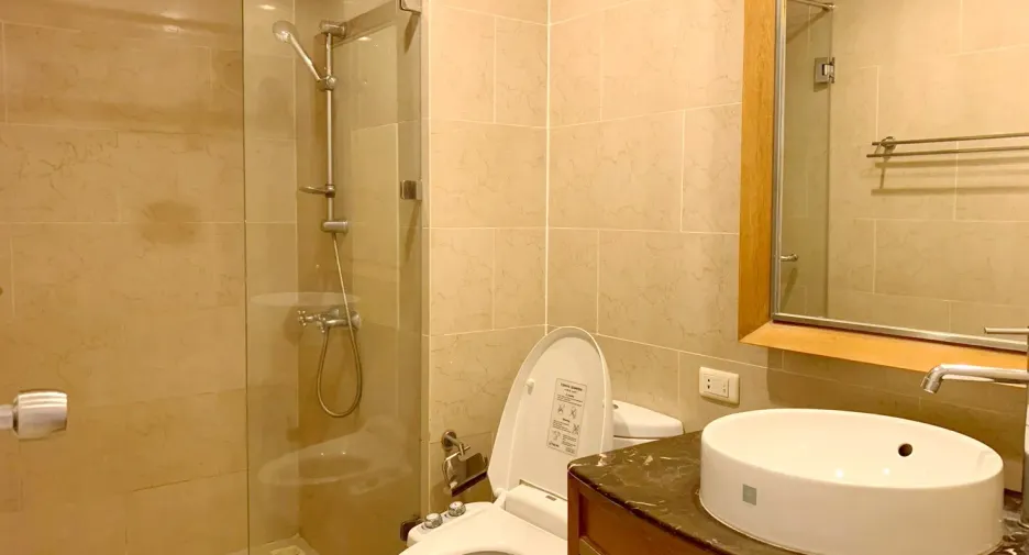 For rent 2 bedrooms condo in Watthana, Bangkok