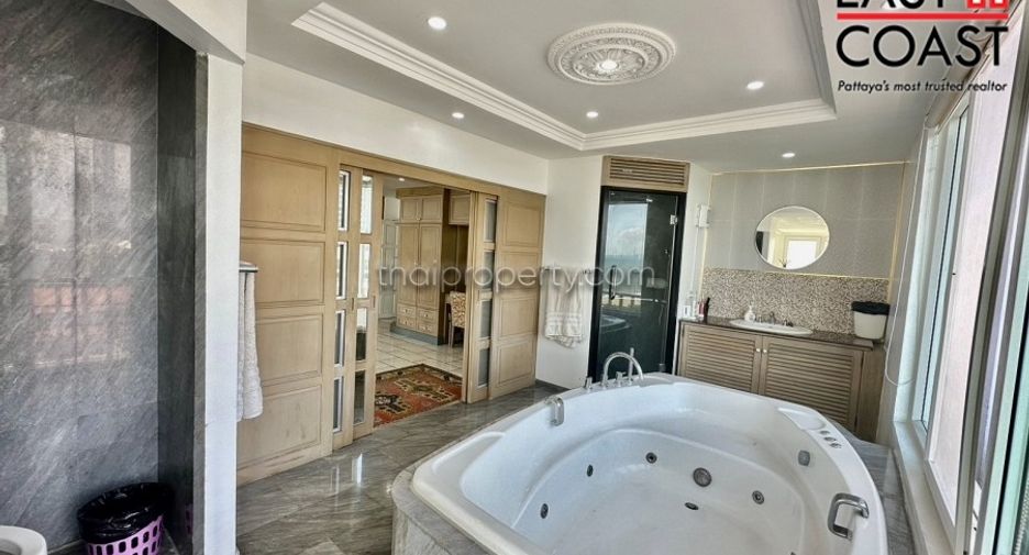 For rent 3 bedrooms condo in Jomtien, Pattaya
