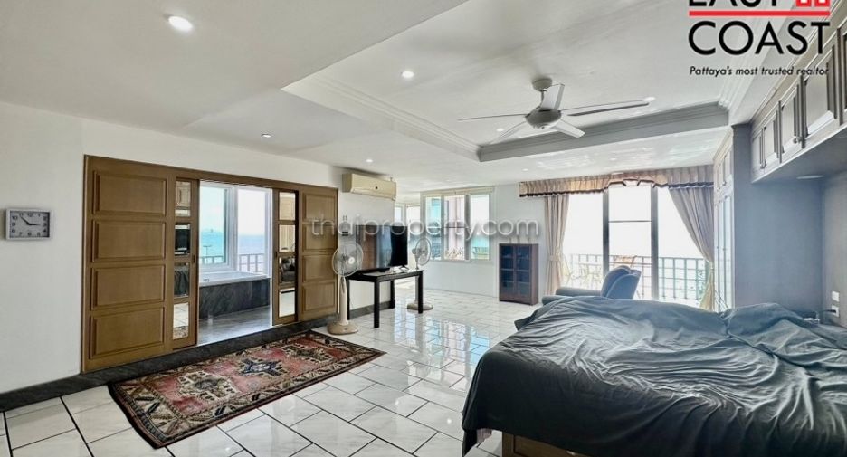 For rent 3 bedrooms condo in Jomtien, Pattaya