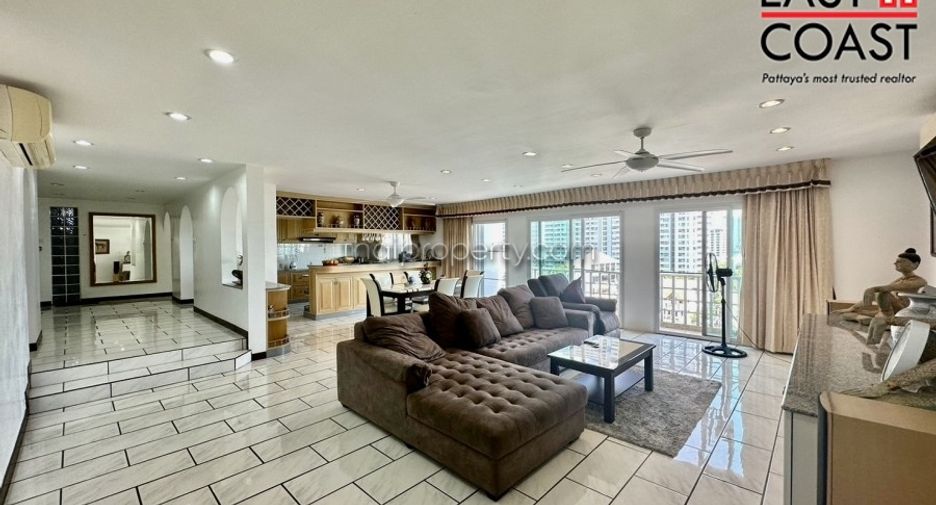 For rent 3 bedrooms condo in Jomtien, Pattaya