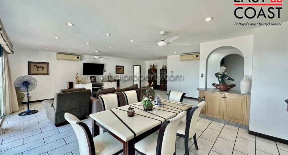 For rent 3 bedrooms condo in Jomtien, Pattaya