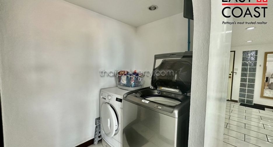 For rent 3 bedrooms condo in Jomtien, Pattaya