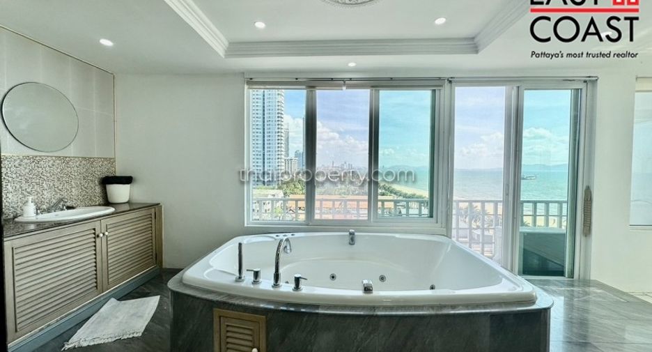 For rent 3 bedrooms condo in Jomtien, Pattaya