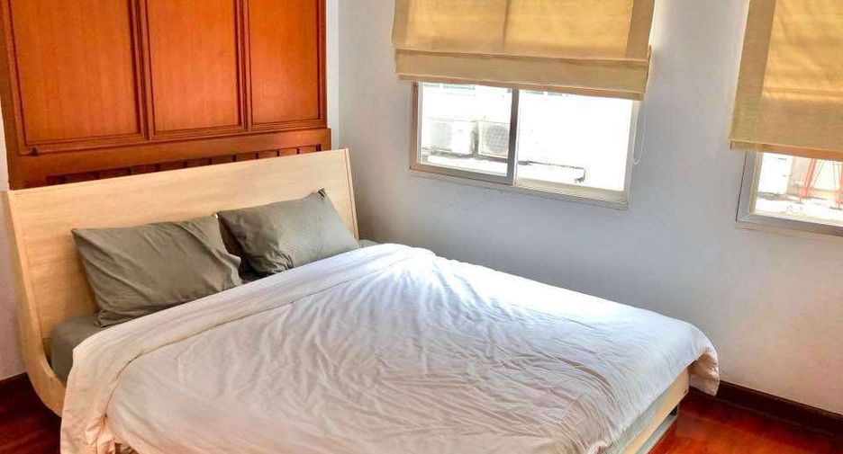 Reihenhaus zur Miete mit 4 Zimmer in Watthana, Bangkok
