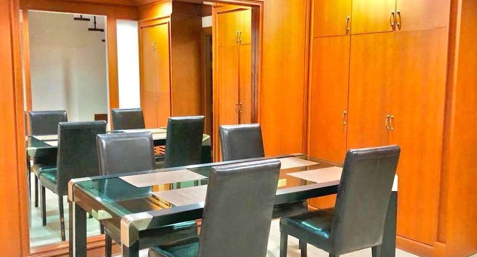 Reihenhaus zur Miete mit 4 Zimmer in Watthana, Bangkok