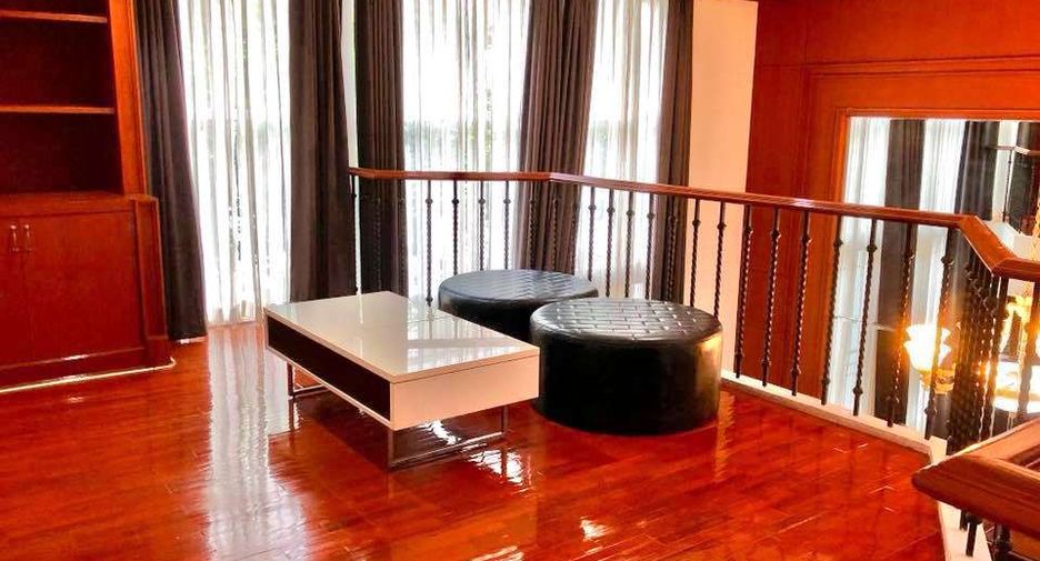 Reihenhaus zur Miete mit 4 Zimmer in Watthana, Bangkok