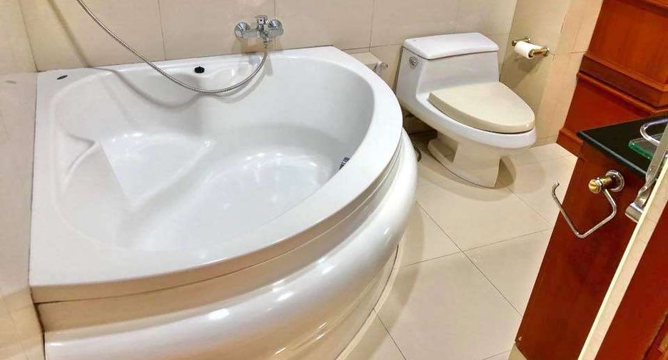 Reihenhaus zur Miete mit 4 Zimmer in Watthana, Bangkok