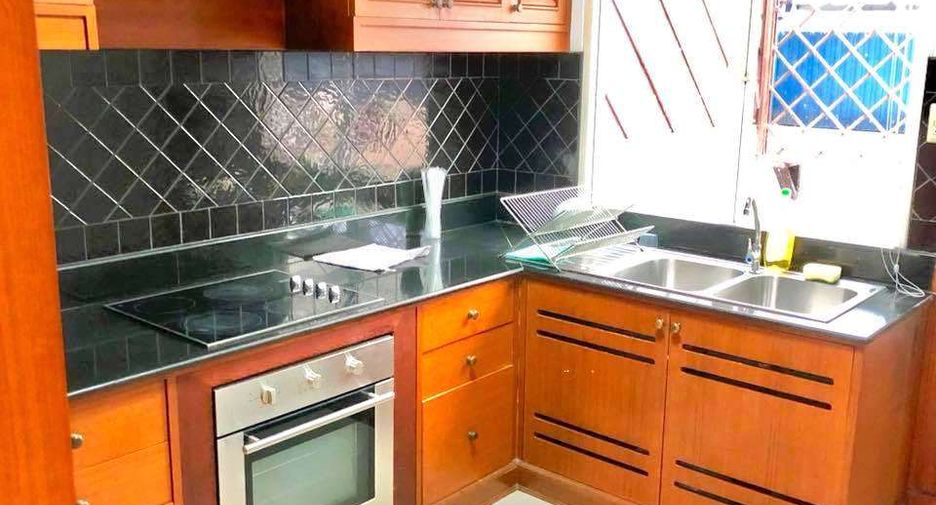 Reihenhaus zur Miete mit 4 Zimmer in Watthana, Bangkok