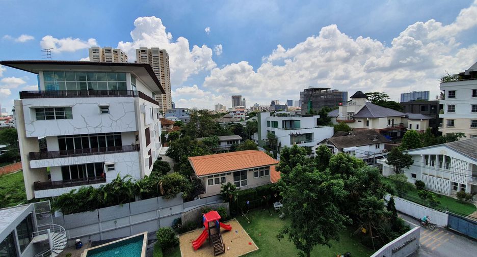 For rent 2 ベッドルーム condo in Watthana, Bangkok