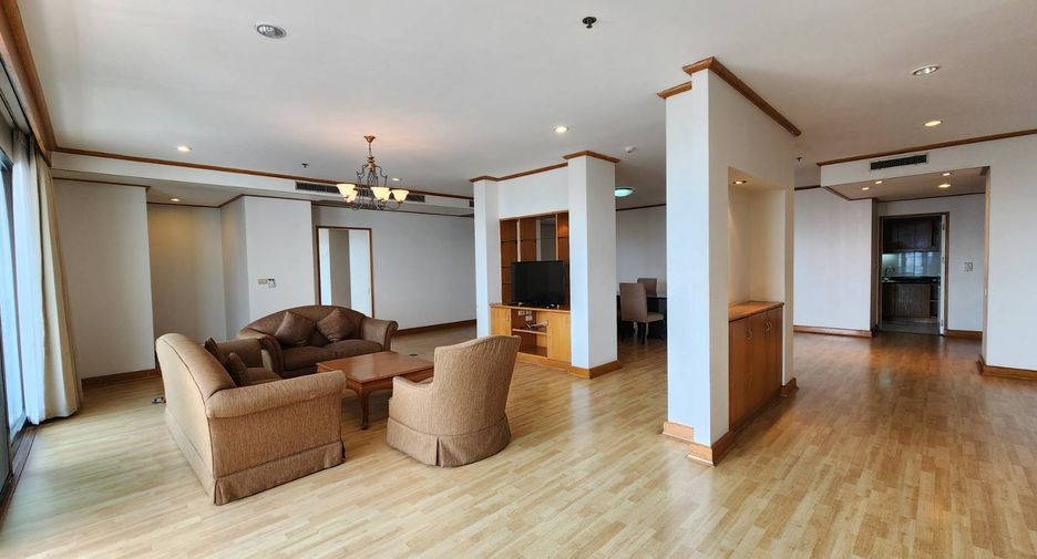 À louer 4 chambres condo à Watthana, Bangkok