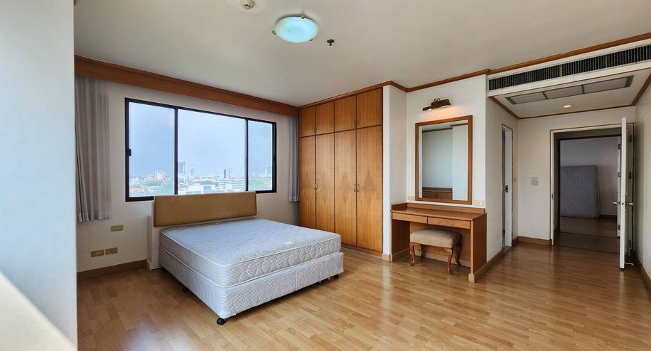 À louer 4 chambres condo à Watthana, Bangkok