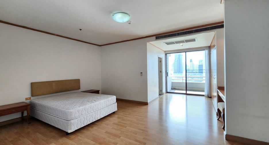 À louer 4 chambres condo à Watthana, Bangkok
