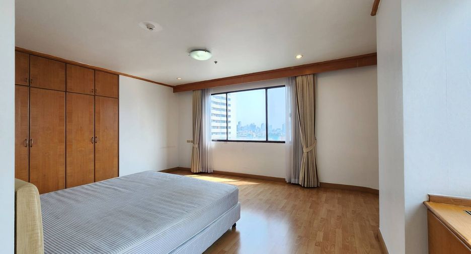 À louer 4 chambres condo à Watthana, Bangkok