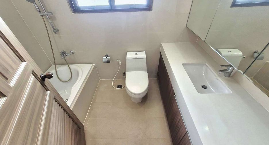 Wohnung zur Miete mit 3 Zimmer in Watthana, Bangkok