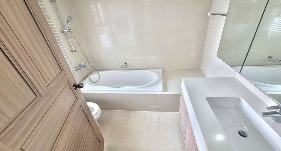 Wohnung zur Miete mit 3 Zimmer in Watthana, Bangkok