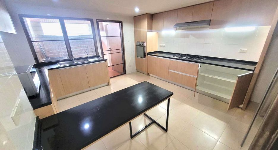 Wohnung zur Miete mit 3 Zimmer in Watthana, Bangkok