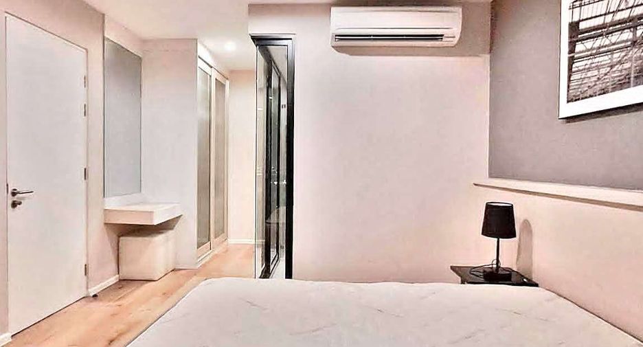 À louer 2 chambres condo à Watthana, Bangkok